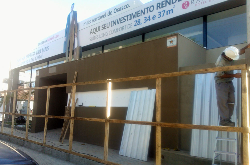 FASE 1 - Demolição do stand para instalação do canteiro de obras e gabarito (mar/14)